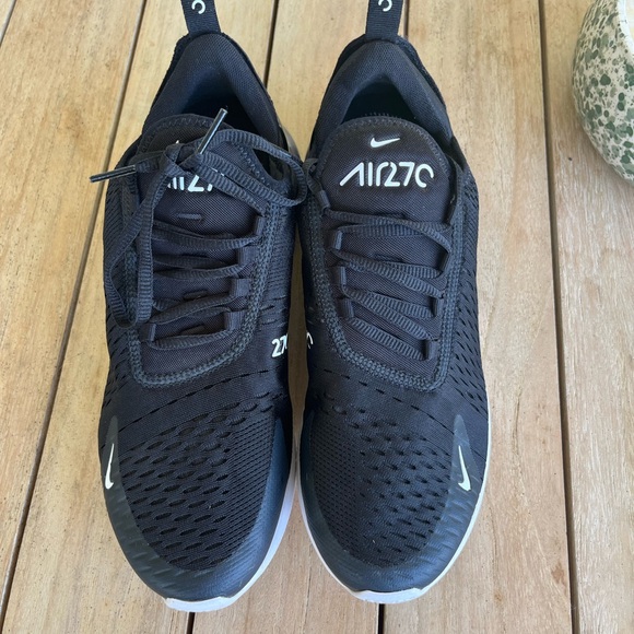 Nike Air Max 270 - Picture 3 of 11